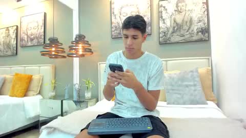 Snapshot of kieran_derek chatting on 17, 12, 2025 Kieran Derek online show from 17, 12, 2025