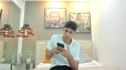 Snapshot of kieran_derek chatting on 21, 12, 2025 Kieran Derek online show from 21, 12, 2025