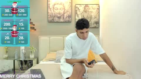 Snapshot of kieran_derek chatting on 22, 12, 2025 Kieran Derek online show from 22, 12, 2025