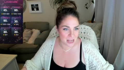 Snapshot of kierareines chatting on 19, 4, 2026 Kiera Reines online show from 19, 4, 2026