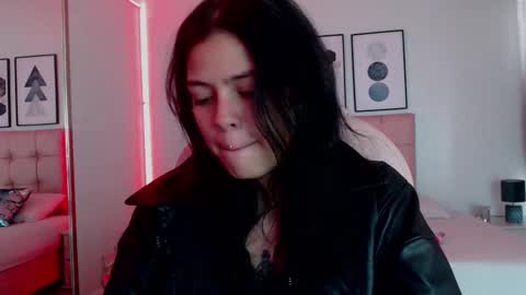 Snapshot of kiki_cams chatting on 9, 1, 2026 kIKI online show from 9, 1, 2026