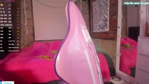 Snapshot of kikilepetite chatting on 1, 1, 2025 kiki online show from 1, 1, 2025