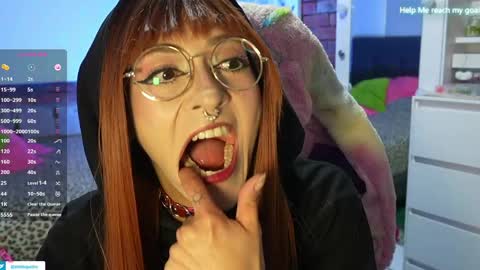 Snapshot of kikilepetite chatting on 9, 4, 2026 kiki online show from 9, 4, 2026
