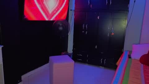 kim_20coliie online show from 14, 4, 2026