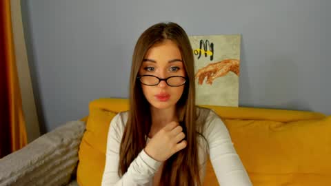 Snapshot of kim_f0x chatting on 21, 4, 2026 Kim online show from 21, 4, 2026