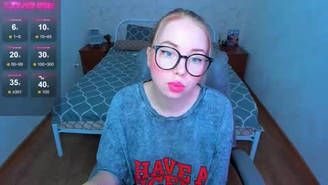 Snapshot of kim_girl_next_door chatting on 21, 11, 2025 KIM online show from 21, 11, 2025