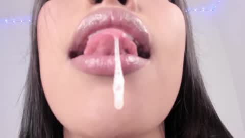 kim_mouth17 online show from 24, 11, 2025