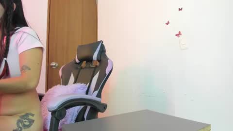 Snapshot of kimberly0825 chatting on 19, 6, 2026 kamila online show from 19, 6, 2026