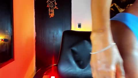 Kimberly Banks online show from 4, 1, 2025