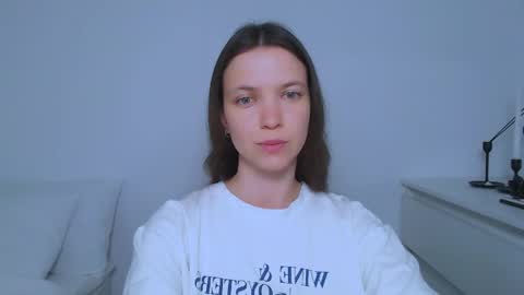 Snapshot of kimberlyhart_ chatting on 8, 5, 2026 Kimberly online show from 8, 5, 2026