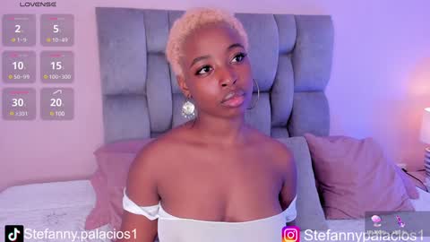 Snapshot of kimberlylenox chatting on 23, 1, 2025 Queen Kim online show from 23, 1, 2025