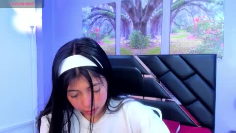 Kimberly Villalobos online show from 9, 9, 2025