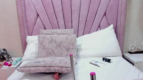 KimBrooks online show from 2, 1, 2025