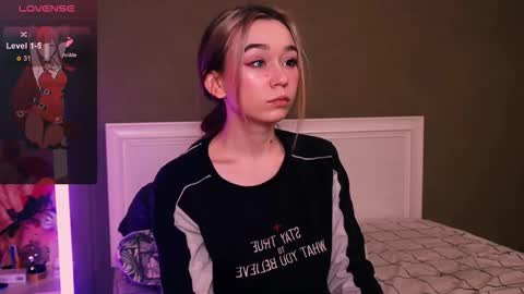 Snapshot of kimiko_luv chatting on 14, 12, 2025 Kimiko online show from 14, 12, 2025