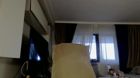 Kim Lee  online show from 28, 11, 2025