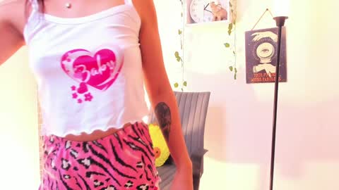 Snapshot of kimmcarter chatting on 1, 12, 2024 Kimm online show from 1, 12, 2024