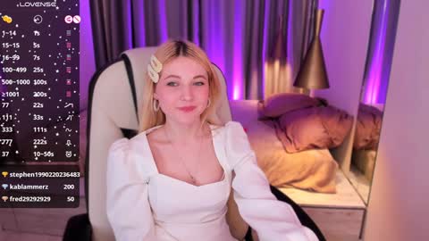 Snapshot of kimmie_shine chatting on 20, 12, 2024 Your Kimmie follow me online show from 20, 12, 2024