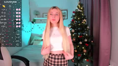 Snapshot of kimmie_shine chatting on 30, 12, 2024 Your Kimmie follow me online show from 30, 12, 2024