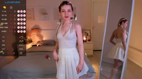 Snapshot of kimmie_shine chatting on 25, 1, 2025 Your Kimmie follow me online show from 25, 1, 2025