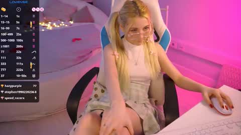 Snapshot of kimmie_shine chatting on 20, 2, 2025 Your Kimmie follow me online show from 20, 2, 2025