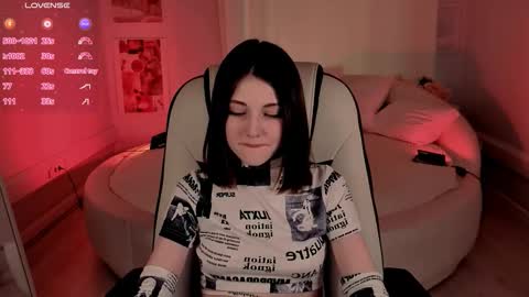 Snapshot of kimmie_shine chatting on 10, 10, 2025 Your Kimmie follow me online show from 10, 10, 2025