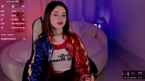 Snapshot of kimmie_shine chatting on 21, 11, 2025 Your Kimmie follow me online show from 21, 11, 2025