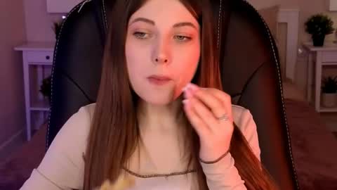 Snapshot of kimmie_shine chatting on 30, 4, 2026 Your Kimmie follow me online show from 30, 4, 2026