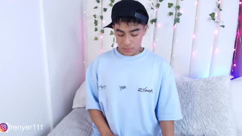 Snapshot of king_azahell chatting on 5, 1, 2025 king help me reach 100 likes online show from 5, 1, 2025