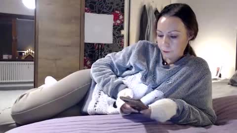 sexysexyhotwetpinkredpussy online show from 15, 12, 2025