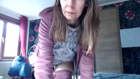 sexysexyhotwetpinkredpussy online show from 14, 5, 2026