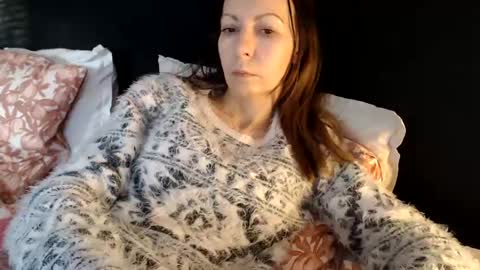 sexysexyhotwetpinkredpussy online show from 25, 5, 2026