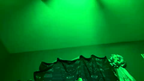 Snapshot of kingecstasyxxx chatting on 27, 11, 2025 KingEcstasyXXX online show from 27, 11, 2025