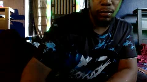 Snapshot of kinglibra420 chatting on 8, 1, 2025 loyal fuck online show from 8, 1, 2025