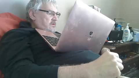 kingtongue10 online show from 22, 1, 2025