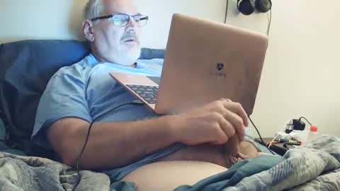 kingtongue10 online show from 4, 10, 2025