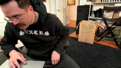 kingxhelm online show from 9, 2, 2026