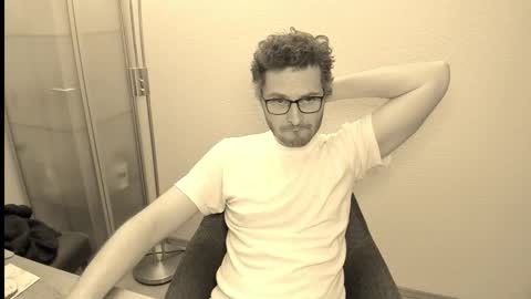 Snapshot of kinksubbydubby chatting on 29, 10, 2025 kinksubbydubby online show from 29, 10, 2025