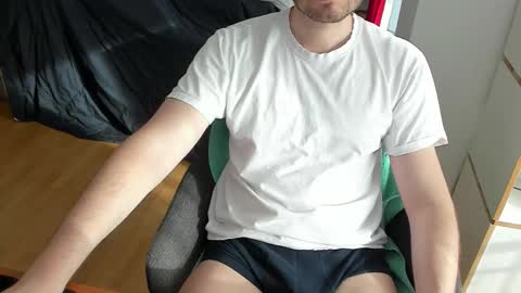 Snapshot of kinksubbydubby chatting on 15, 2, 2026 kinksubbydubby online show from 15, 2, 2026