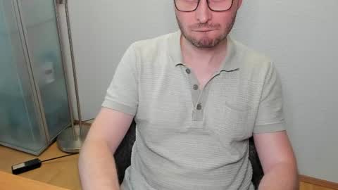 Snapshot of kinksubbydubby chatting on 22, 6, 2026 kinksubbydubby online show from 22, 6, 2026