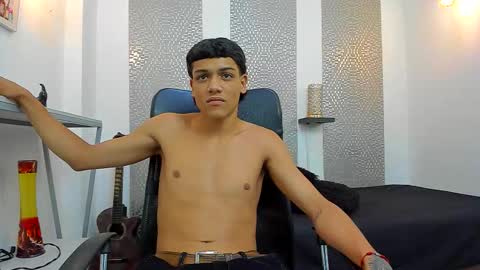 Snapshot of kinky_spice69 chatting on 4, 10, 2025 online show from 4, 10, 2025