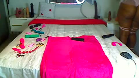 Snapshot of kinkybunz chatting on 20, 6, 2026 KinyBunz online show from 20, 6, 2026