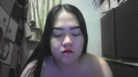 Snapshot of kinkyhotcumm chatting on 13, 10, 2025 KAREN online show from 13, 10, 2025