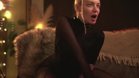 kinkylina_ online show from 1, 1, 2025