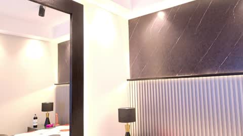  CALL ME KINSLEY  online show from 8, 4, 2026