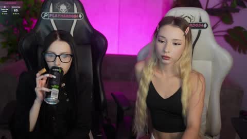Sweet girls online show from 17, 5, 2026
