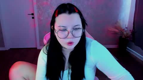 kira online show from 4, 4, 2026