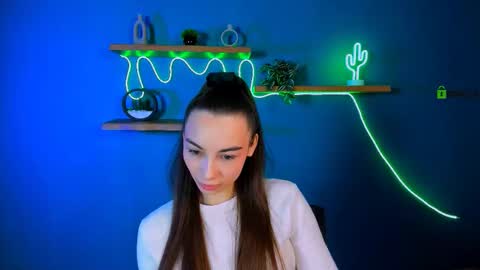 Snapshot of kira_light__ chatting on 6, 11, 2025 kira_light__ online show from 6, 11, 2025