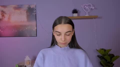 Snapshot of kira_light__ chatting on 17, 12, 2025 kira_light__ online show from 17, 12, 2025