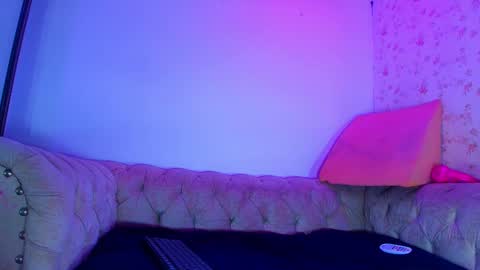 Snapshot of kira_mackenzie chatting on 23, 9, 2025 kira online show from 23, 9, 2025