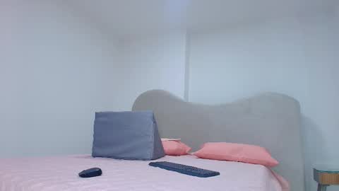 Snapshot of kira_mackenzie chatting on 26, 11, 2025 kira online show from 26, 11, 2025